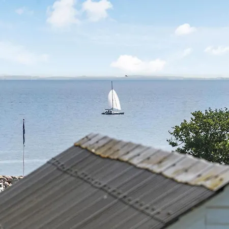 3 Bedroom In Обенро