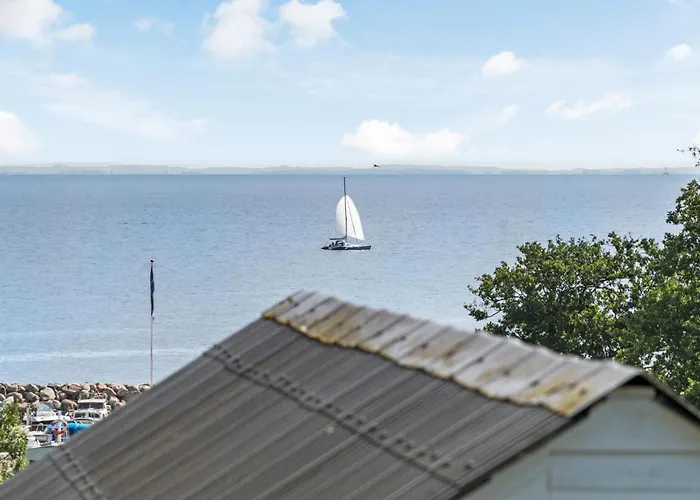 3 Bedroom In Обенро