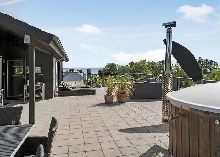 3 Bedroom In Обенро